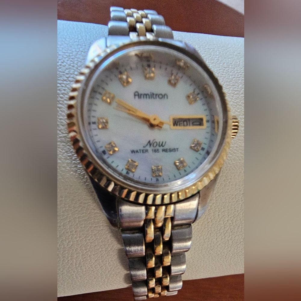 Armitron Now Women's Watch Day-date Water Resistant Works